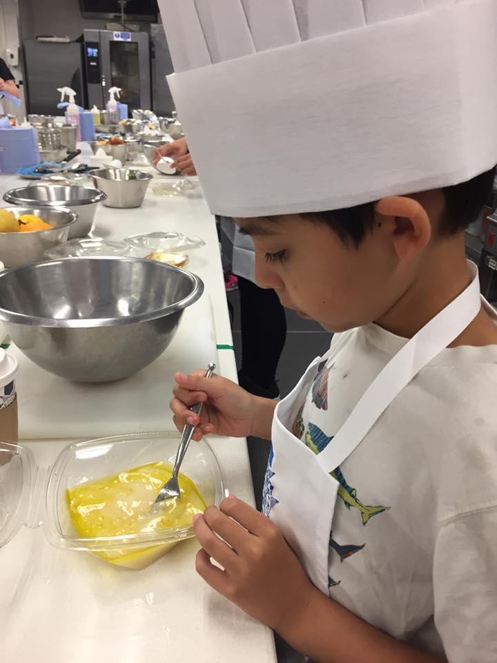 Picture of Young Alin Learning in Le Petit Cordon Bleu